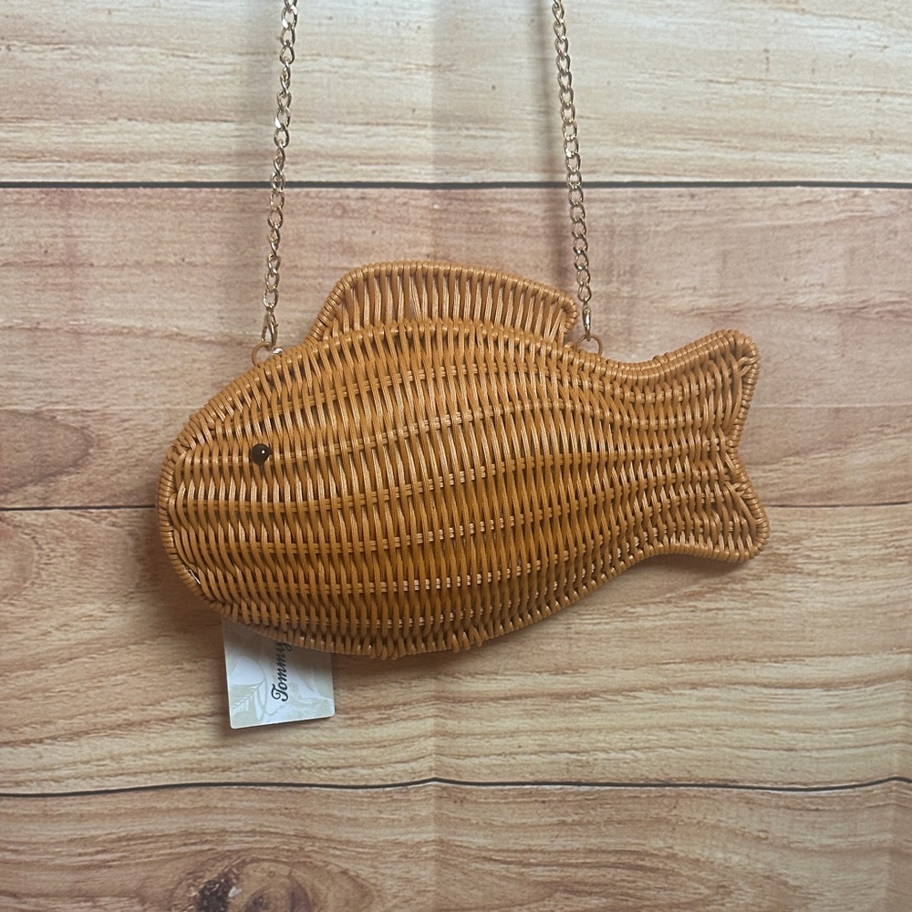 NWT Tommy Bahama Wicker Fish Handbag
